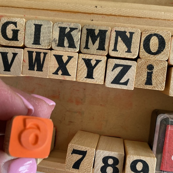 Vintage Wooden Box Collection of Wood Stamps. Alphabet, Numbers - Picture 6 of 8